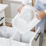A stand alone litter box sifter and litter strainer makes it easy to discard waste into trash bin without having to invest in a new sifting litter box.